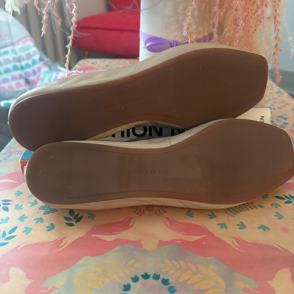 Lucky Ballet Flats - Size 8 - Picture 8 of 8